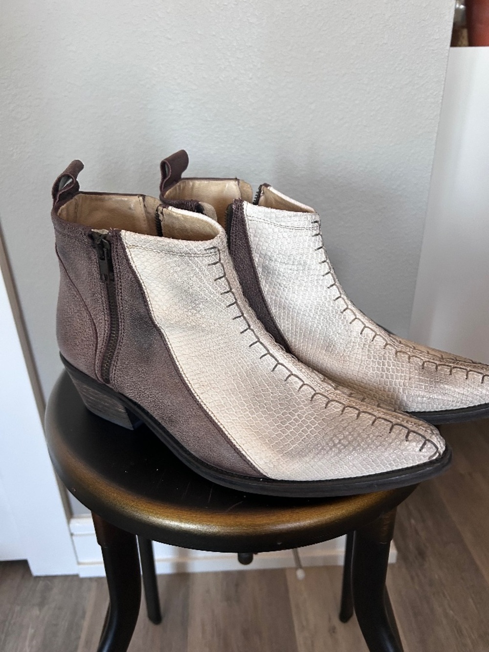 Free People Two-Tone Snake Embossed Ankle Boots Sz 40